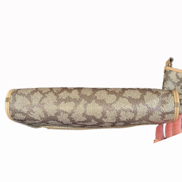 YSL Clutch and Cosmetic bag Bundle ✨ - Picture 8 of 11